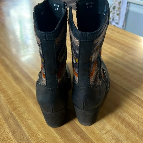 Born Panera Leather Moto Boots with Wool Southwest Motif - Picture 4 of 8